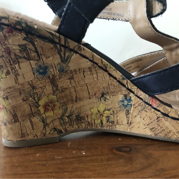 Born Floral Wedge Sandal - size 7 - Picture 4 of 14